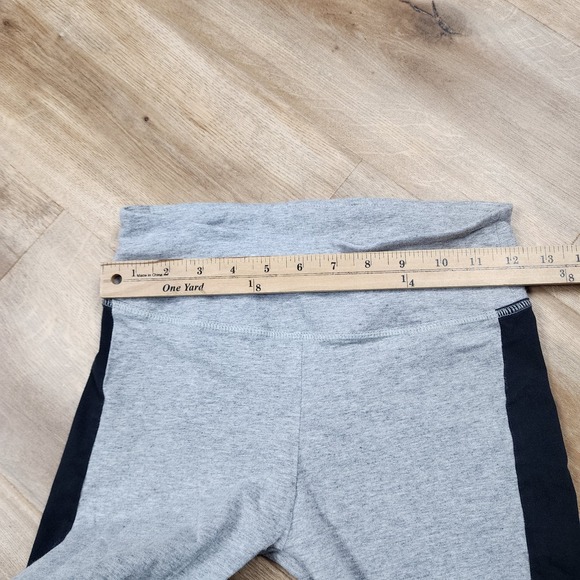 Adidas Grey women's size small leggings - Picture 2 of 8